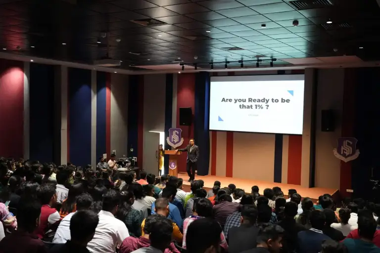 Presentation session in MBA college Delhi NCR